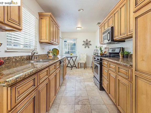 5th image of 1318 Louis Dr
