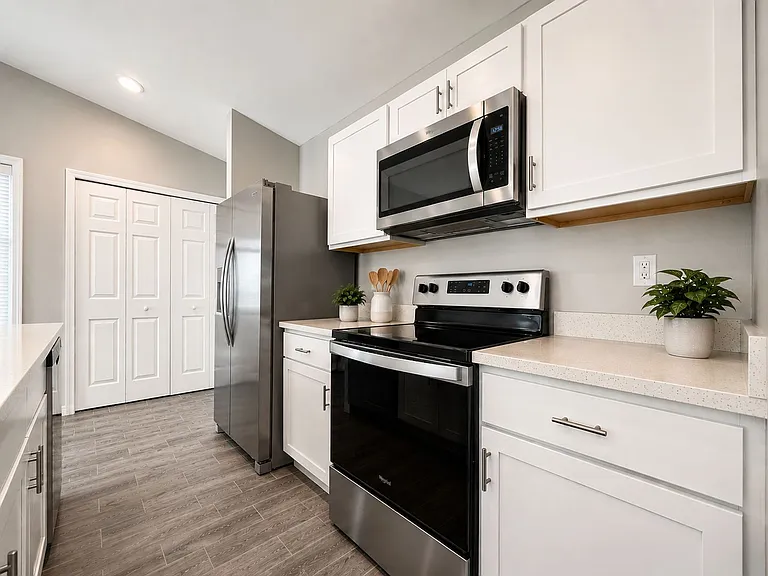2728 NE 5th Pl — Photo 8