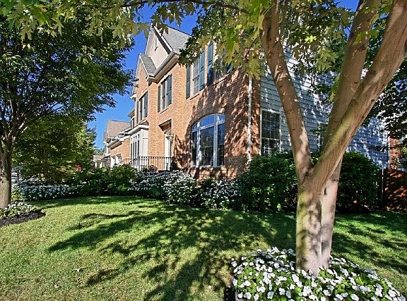 2nd image of 3829 Highland Oaks Dr