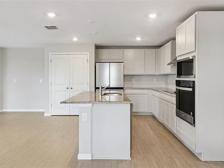 5580 Maddie Dr — Photo 14