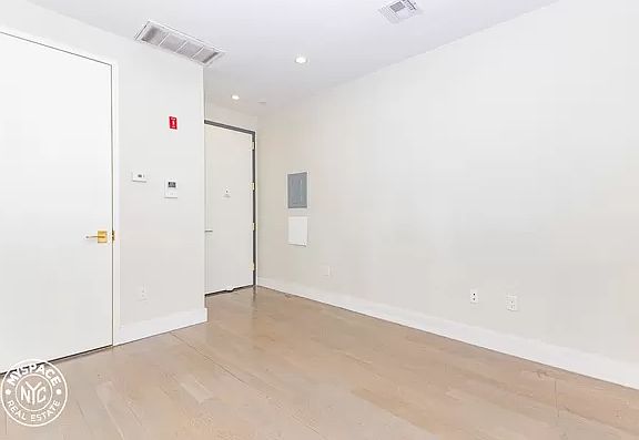 5th image of 162 Stuyvesant Ave #6D