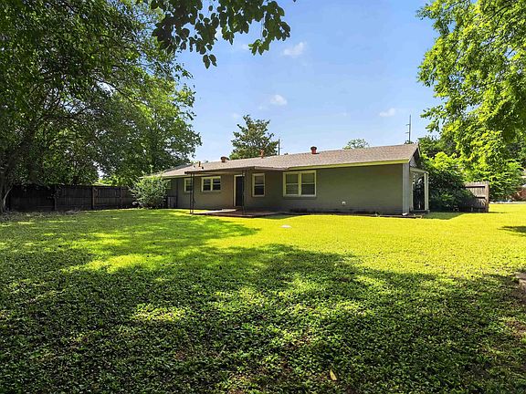 3rd image of 3000 N Colonial Dr