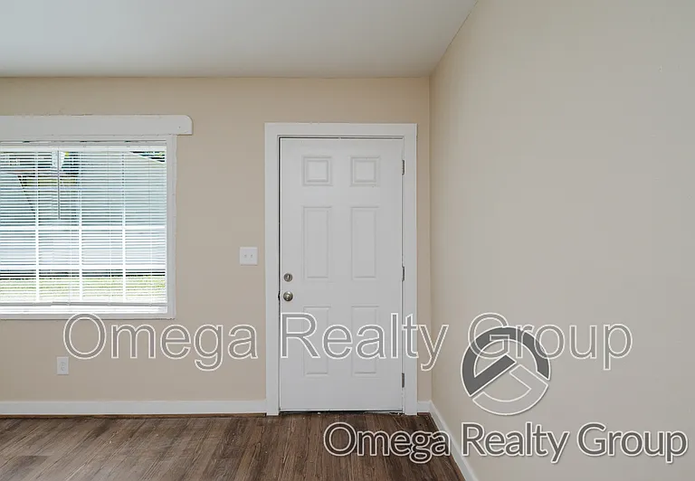 14 E Clay St — Photo 6