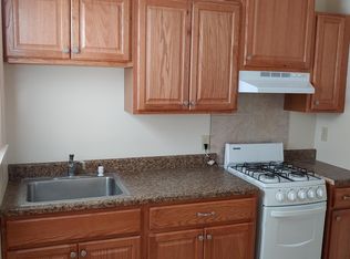 320 Lonsdale Ave APT 2, Pawtucket, RI 02860