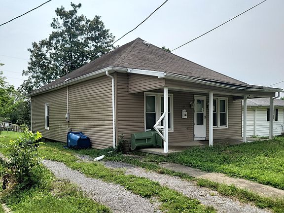 3rd image of 1107 Barham Ave