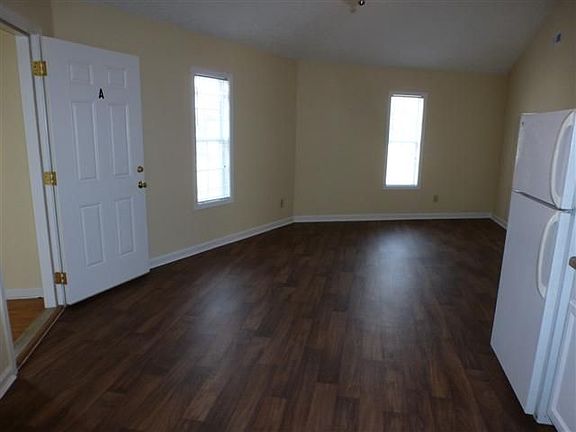 5th image of 380-A Creekwood Ct