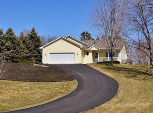 404 Butternut Ln SE, Saint Michael, MN 55376