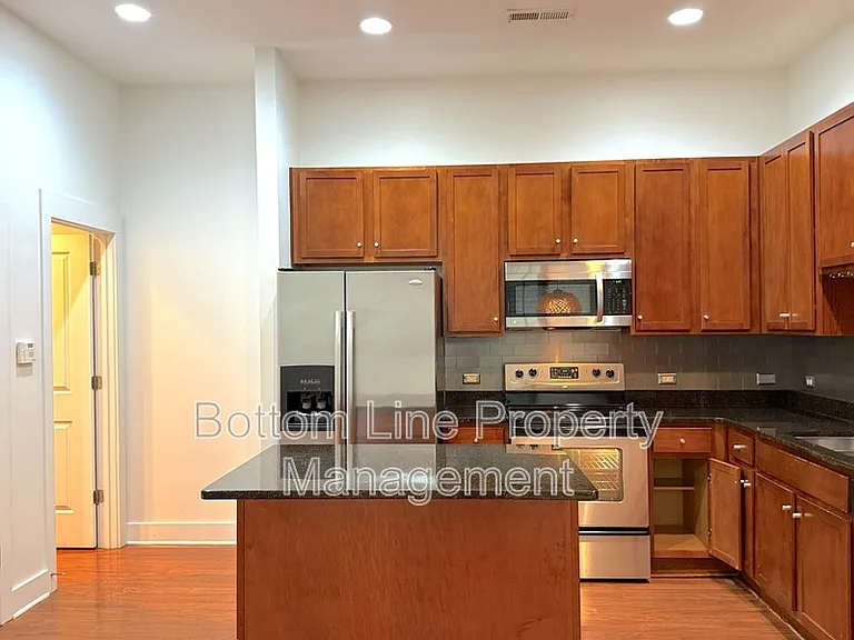 904 Warren Burgess Ln — Photo 5