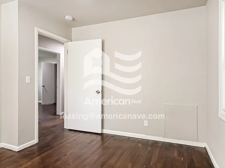 1583637_012_wm_-_bedroom_13181659.jpg