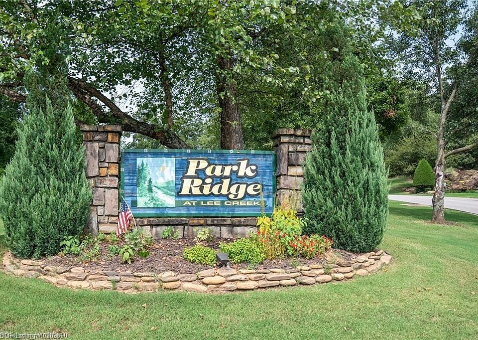 1st image of 2016 Parkridge Dr