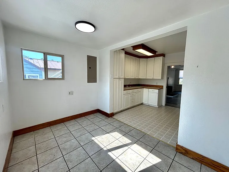 304 S Anderson St — Photo 19