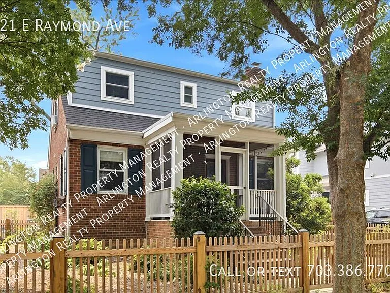 121 E Raymond Ave — Photo 3