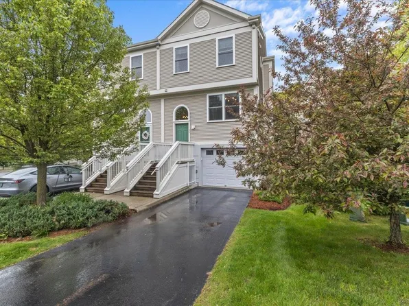 47 Finch Court, South Burlington, VT 05403