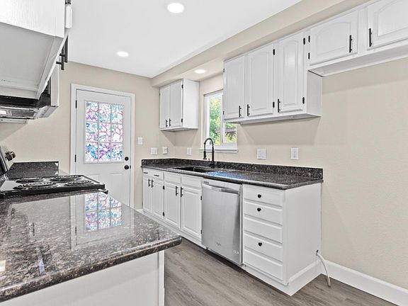 5th image of 6234 Dundee Dr