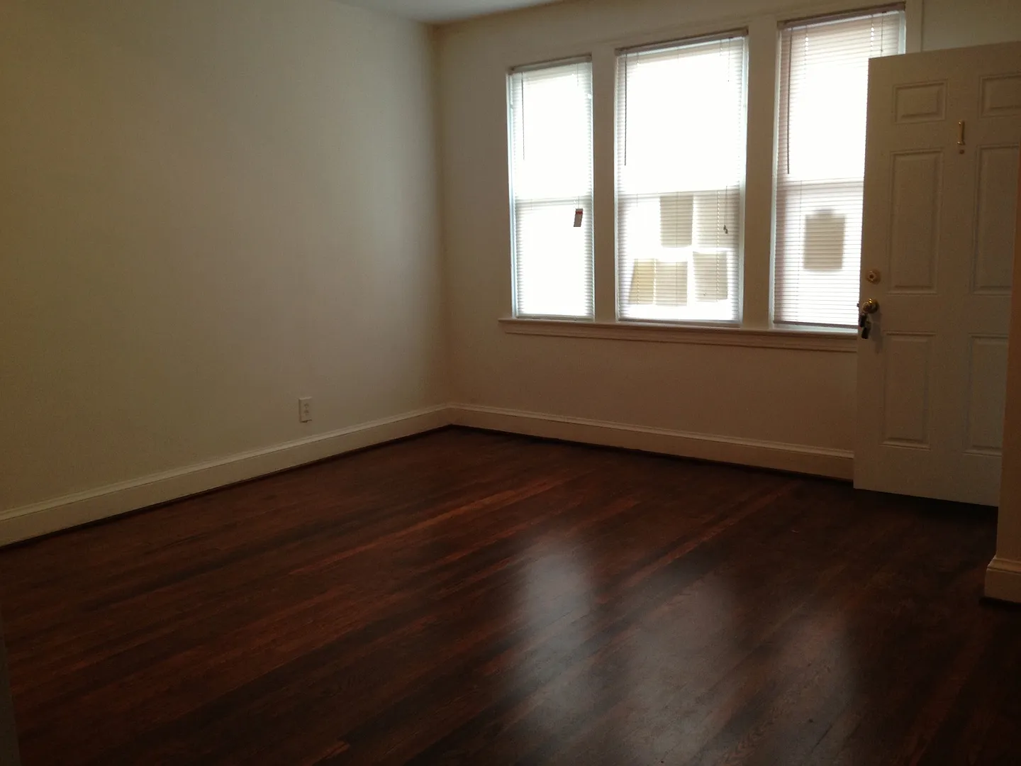 4023 9th St NE — Photo 3