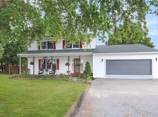 8788 Old State Rd, Mattoon, IL 61938