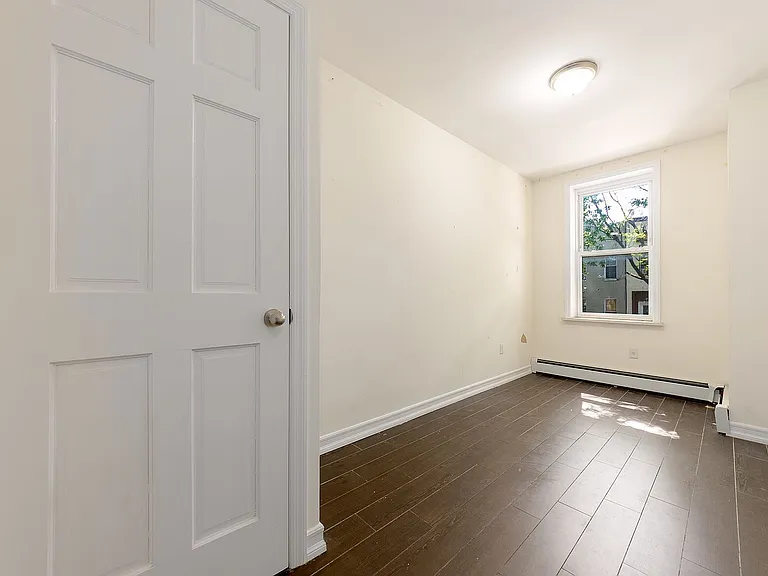 1113 Hancock St #3 — Photo 11