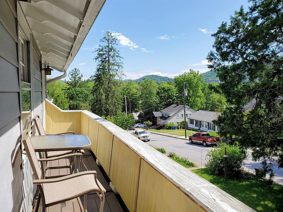 Beautiful views of Sunset Mountain from the balcony.