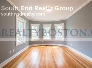 26 Arnold Rd #1R, Quincy, MA 02171