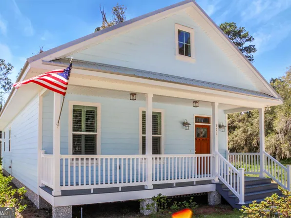 905 Wayne St, Darien, GA 31305