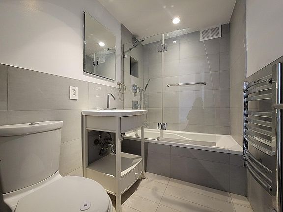 2nd image of 70 W 93rd St APT 18A