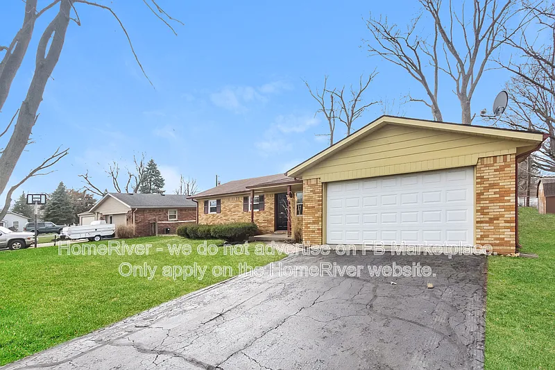 3 bed, 1.5 bath, 1202 sqft, $1,525 — Photo 3