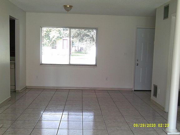 3rd image of 1127 Connecticut Ave APT B