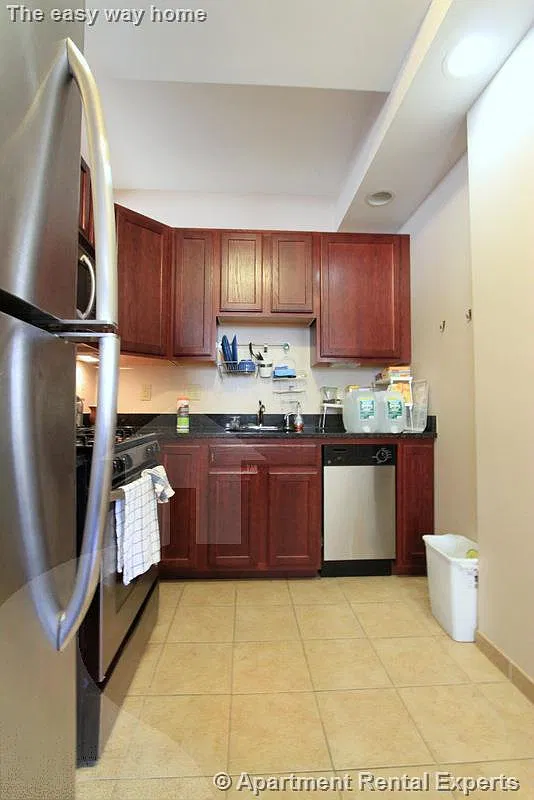 925 Massachusetts Ave — Photo 2