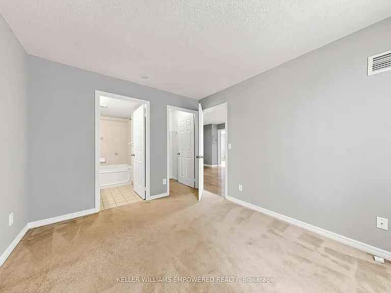 11 Oneida Cres #211 — Photo 14