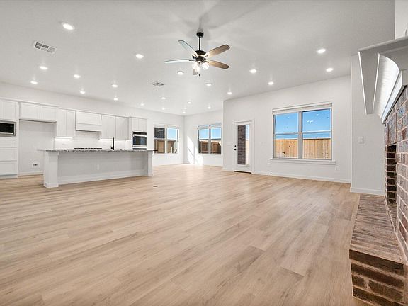 4th image of 10606 Beaufort Ave