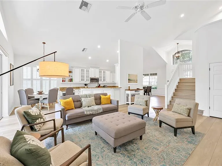 8924 Ventura Way — Photo 5