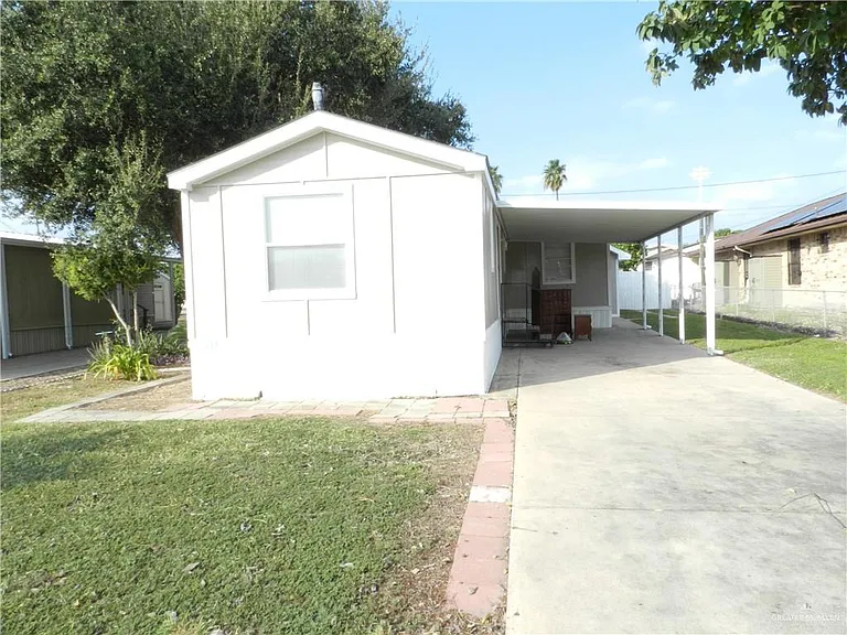 2113 Amy St — Photo 13