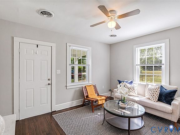 4th image of 25521 Simmons Ave