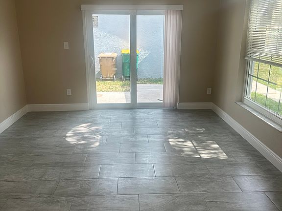3rd image of 2327 Harbor Town Dr