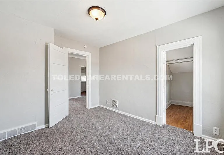 340 E Lake St — Photo 16