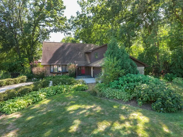 393 Jervey Ln, Bartlett, IL 60103