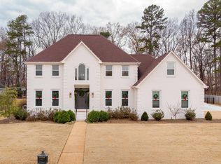 405 Laurel Oak Dr, Muscle Shoals, AL 35661