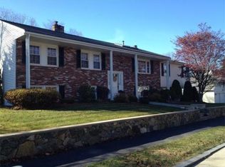 15 Skyewood Dr, Stoneham, MA 02180
