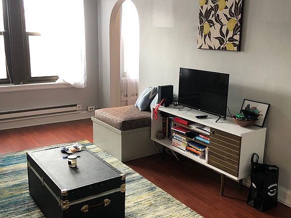 3rd image of 1211 N La Salle St #704
