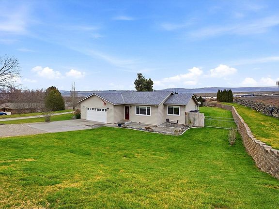 2nd image of 267 Mata Rd