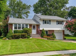 20 Ronald Ln, Syosset, NY 11791