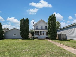 115 N Main St, Seneca, IL 61360