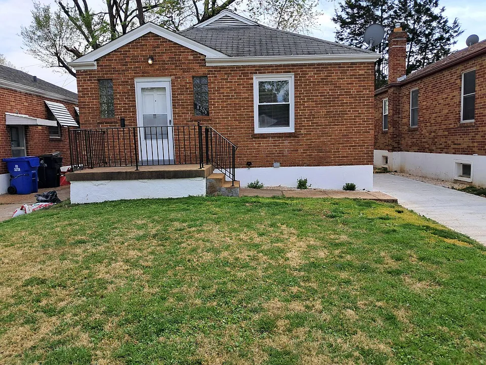 8306 Archer Ave