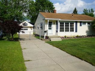 74 Bennington Rd, Amherst, NY 14226