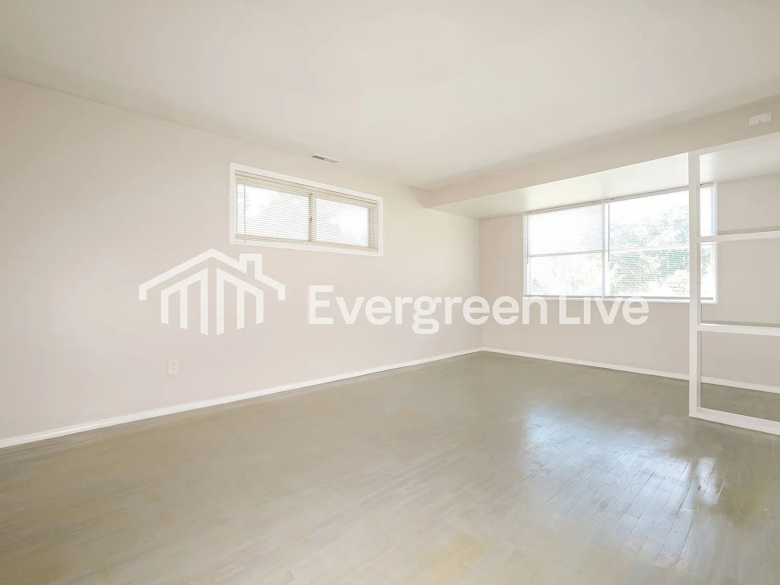 3 bed, 2.0 bath, 970 sqft, $1,495 — Photo 3