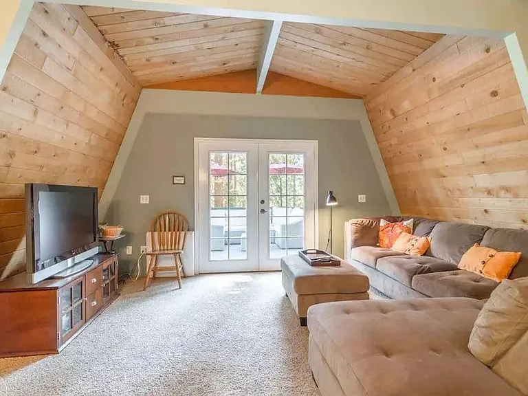 5868 Victoria Rd — Photo 4