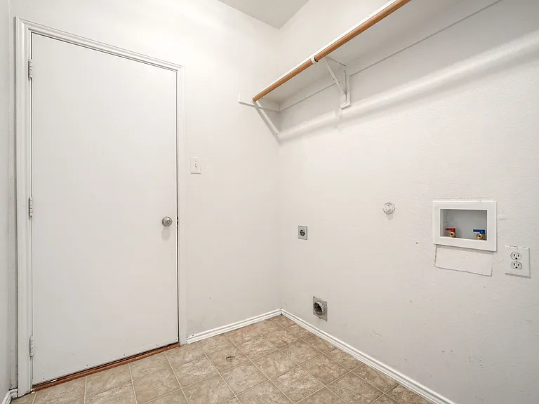 3121 Grant St — Photo 22