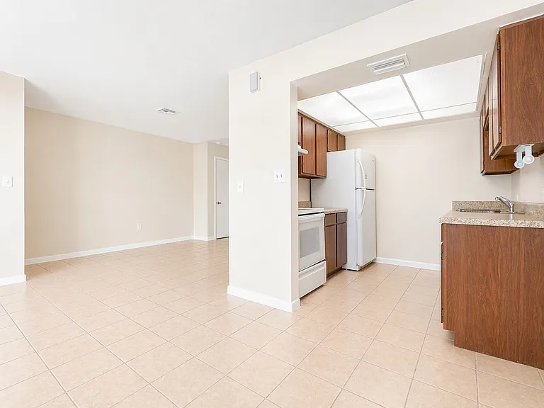 2105 Canal St — Photo 3