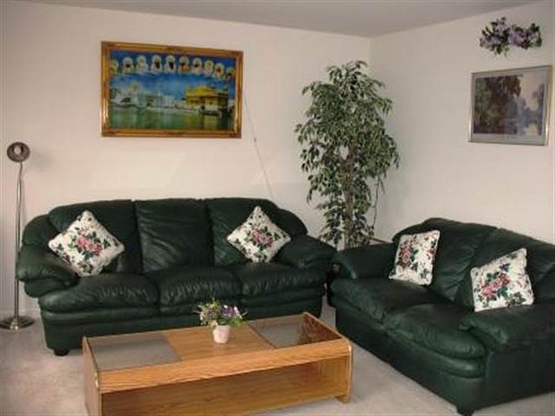 3rd image of 118 HALFMOON Drive