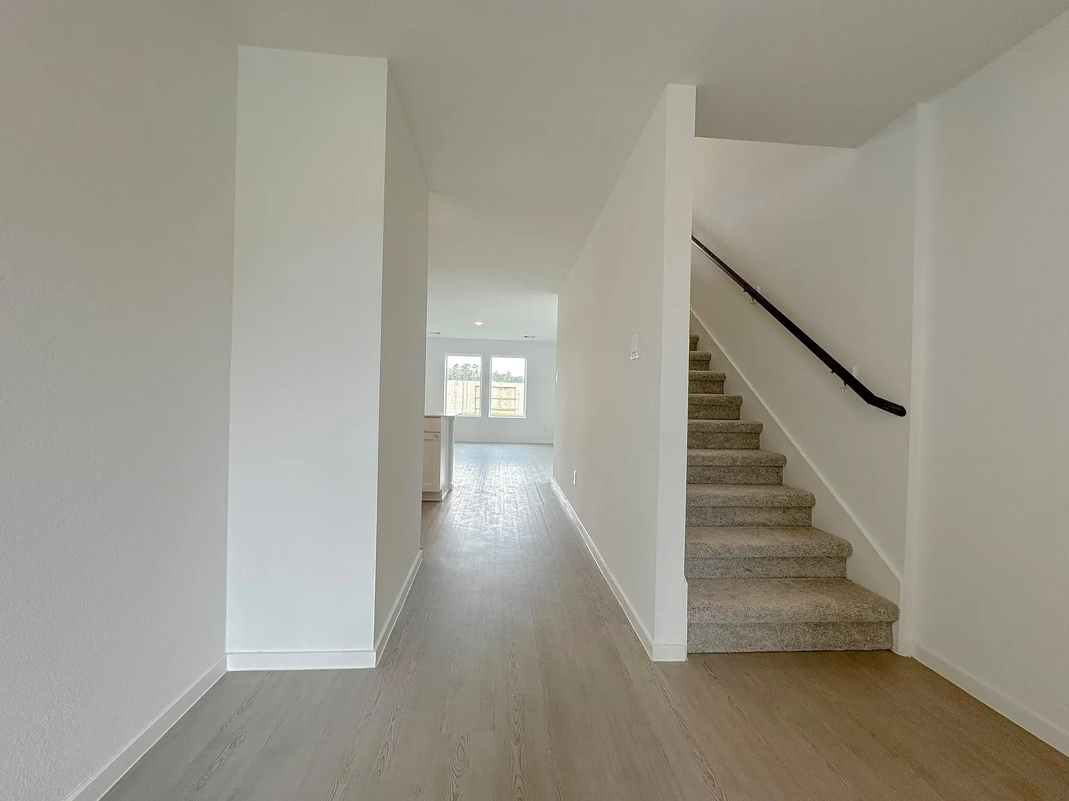 4 bed, 2.5 bath, 2254 sqft, $2,000 — Photo 4